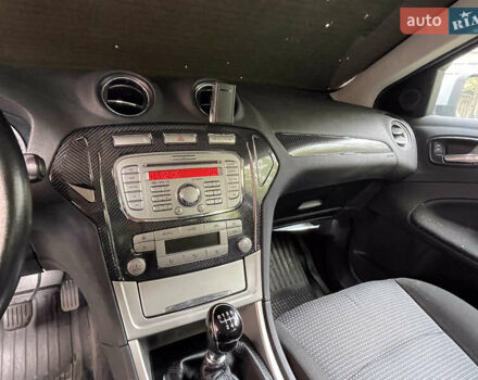 Серый Форд Мондео, объемом двигателя 1.75 л и пробегом 108 тыс. км за 7400 $, фото 6 на Automoto.ua