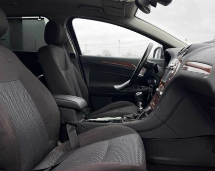 Серый Форд Мондео, объемом двигателя 1.8 л и пробегом 200 тыс. км за 6000 $, фото 17 на Automoto.ua