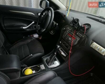 Сірий Форд Мондео, об'ємом двигуна 2 л та пробігом 330 тис. км за 5200 $, фото 3 на Automoto.ua