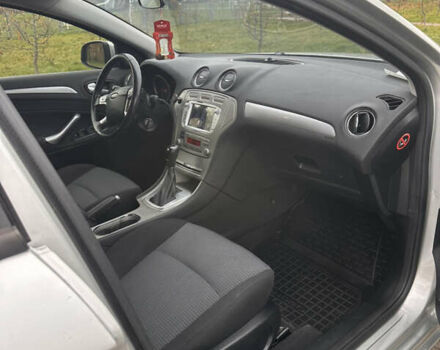 Серый Форд Мондео, объемом двигателя 2 л и пробегом 240 тыс. км за 6600 $, фото 26 на Automoto.ua