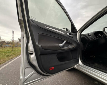 Серый Форд Мондео, объемом двигателя 2 л и пробегом 240 тыс. км за 6600 $, фото 30 на Automoto.ua