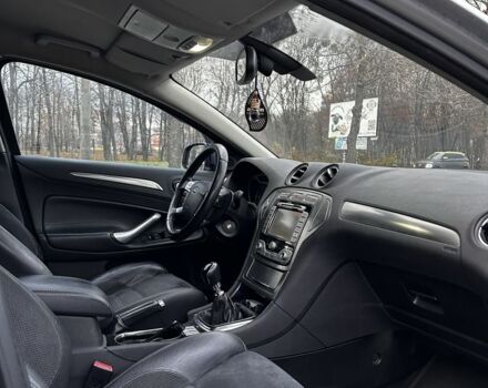 Серый Форд Мондео, объемом двигателя 2 л и пробегом 282 тыс. км за 3999 $, фото 7 на Automoto.ua