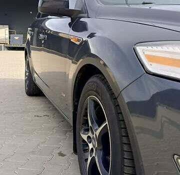 Сірий Форд Мондео, об'ємом двигуна 2 л та пробігом 237 тис. км за 5650 $, фото 4 на Automoto.ua