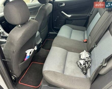 Серый Форд Мондео, объемом двигателя 2 л и пробегом 215 тыс. км за 6500 $, фото 5 на Automoto.ua