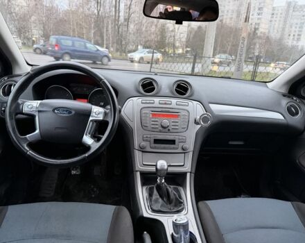 Сірий Форд Мондео, об'ємом двигуна 1.8 л та пробігом 300 тис. км за 2800 $, фото 10 на Automoto.ua