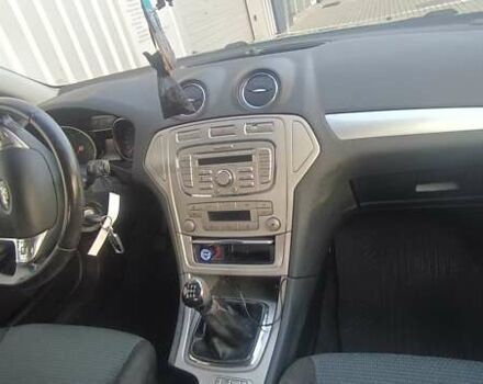 Сірий Форд Мондео, об'ємом двигуна 1.6 л та пробігом 239 тис. км за 6200 $, фото 2 на Automoto.ua