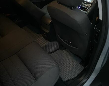 Сірий Форд Мондео, об'ємом двигуна 2 л та пробігом 270 тис. км за 6400 $, фото 22 на Automoto.ua