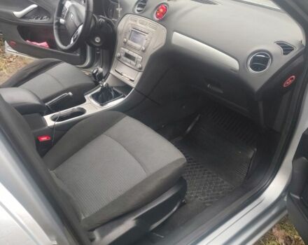 Серый Форд Мондео, объемом двигателя 1.8 л и пробегом 300 тыс. км за 5300 $, фото 6 на Automoto.ua