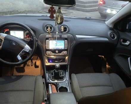 Сірий Форд Мондео, об'ємом двигуна 2 л та пробігом 270 тис. км за 6400 $, фото 17 на Automoto.ua