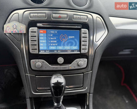 Сірий Форд Мондео, об'ємом двигуна 2.5 л та пробігом 245 тис. км за 6500 $, фото 10 на Automoto.ua