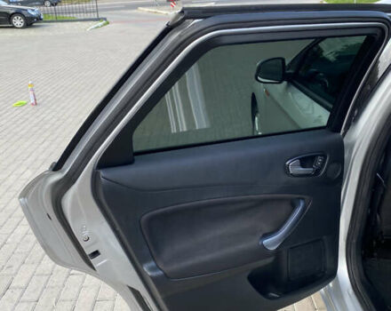 Сірий Форд Мондео, об'ємом двигуна 1.8 л та пробігом 184 тис. км за 5900 $, фото 18 на Automoto.ua