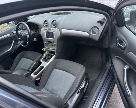 Серый Форд Мондео, объемом двигателя 2 л и пробегом 316 тыс. км за 5000 $, фото 2 на Automoto.ua