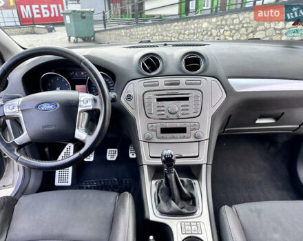 Серый Форд Мондео, объемом двигателя 1.6 л и пробегом 210 тыс. км за 6500 $, фото 6 на Automoto.ua