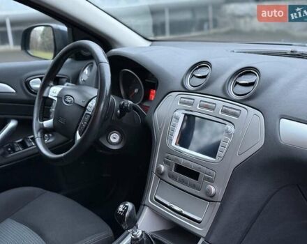 Серый Форд Мондео, объемом двигателя 2 л и пробегом 280 тыс. км за 5450 $, фото 30 на Automoto.ua