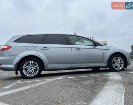 Серый Форд Мондео, объемом двигателя 2 л и пробегом 250 тыс. км за 7000 $, фото 2 на Automoto.ua