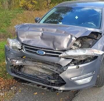 Серый Форд Мондео, объемом двигателя 2 л и пробегом 257 тыс. км за 4888 $, фото 3 на Automoto.ua