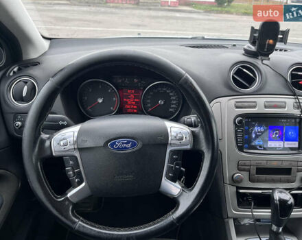 Серый Форд Мондео, объемом двигателя 2 л и пробегом 250 тыс. км за 7000 $, фото 27 на Automoto.ua