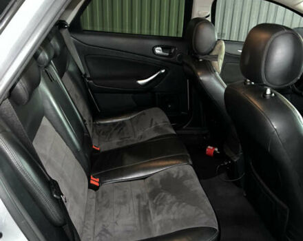 Серый Форд Мондео, объемом двигателя 2 л и пробегом 40 тыс. км за 8300 $, фото 5 на Automoto.ua