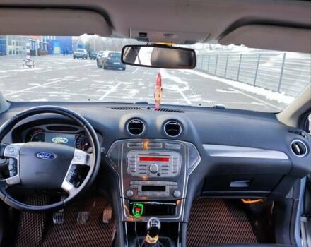 Серый Форд Мондео, объемом двигателя 2.2 л и пробегом 350 тыс. км за 6200 $, фото 4 на Automoto.ua