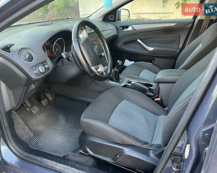 Серый Форд Мондео, объемом двигателя 1.6 л и пробегом 235 тыс. км за 6100 $, фото 6 на Automoto.ua