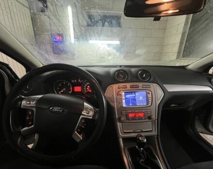 Серый Форд Мондео, объемом двигателя 2 л и пробегом 400 тыс. км за 8300 $, фото 3 на Automoto.ua