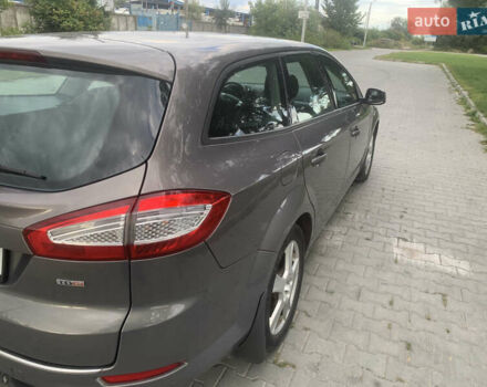 Сірий Форд Мондео, об'ємом двигуна 2 л та пробігом 276 тис. км за 7600 $, фото 4 на Automoto.ua