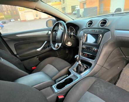 Сірий Форд Мондео, об'ємом двигуна 1.6 л та пробігом 150 тис. км за 2300 $, фото 10 на Automoto.ua