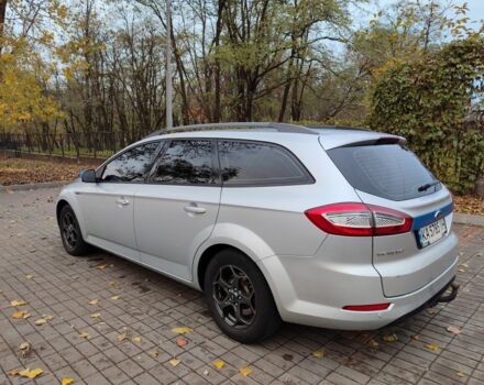 Сірий Форд Мондео, об'ємом двигуна 2 л та пробігом 262 тис. км за 8300 $, фото 4 на Automoto.ua