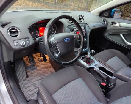 Сірий Форд Мондео, об'ємом двигуна 2 л та пробігом 262 тис. км за 8300 $, фото 10 на Automoto.ua