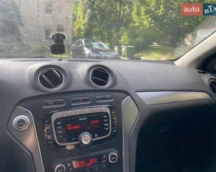 Сірий Форд Мондео, об'ємом двигуна 2 л та пробігом 345 тис. км за 6000 $, фото 5 на Automoto.ua