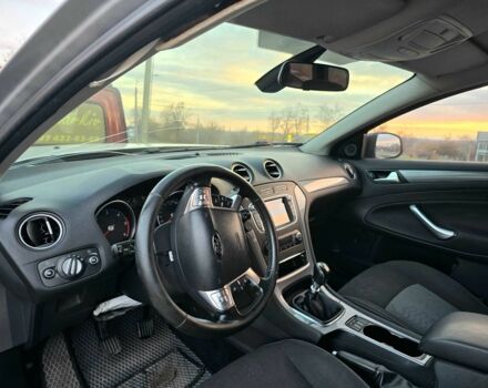 Сірий Форд Мондео, об'ємом двигуна 1.6 л та пробігом 150 тис. км за 2300 $, фото 8 на Automoto.ua