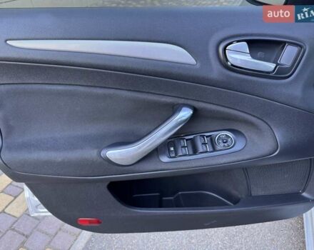 Серый Форд Мондео, объемом двигателя 2 л и пробегом 240 тыс. км за 6450 $, фото 16 на Automoto.ua