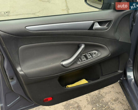 Серый Форд Мондео, объемом двигателя 1.6 л и пробегом 235 тыс. км за 7600 $, фото 21 на Automoto.ua