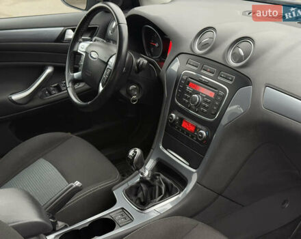 Серый Форд Мондео, объемом двигателя 1.6 л и пробегом 235 тыс. км за 7600 $, фото 10 на Automoto.ua