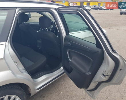 Сірий Форд Мондео, об'ємом двигуна 2 л та пробігом 205 тис. км за 8900 $, фото 24 на Automoto.ua