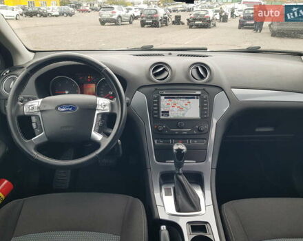 Сірий Форд Мондео, об'ємом двигуна 2 л та пробігом 205 тис. км за 8900 $, фото 20 на Automoto.ua