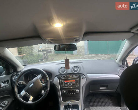 Сірий Форд Мондео, об'ємом двигуна 2 л та пробігом 218 тис. км за 6799 $, фото 52 на Automoto.ua