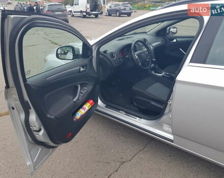 Сірий Форд Мондео, об'ємом двигуна 2 л та пробігом 205 тис. км за 8900 $, фото 14 на Automoto.ua