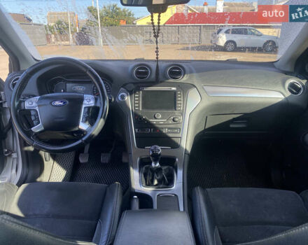 Серый Форд Мондео, объемом двигателя 1.56 л и пробегом 270 тыс. км за 9800 $, фото 6 на Automoto.ua