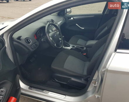 Сірий Форд Мондео, об'ємом двигуна 2 л та пробігом 205 тис. км за 8900 $, фото 16 на Automoto.ua