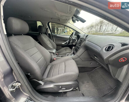 Серый Форд Мондео, объемом двигателя 2 л и пробегом 250 тыс. км за 7299 $, фото 35 на Automoto.ua