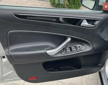 Сірий Форд Мондео, об'ємом двигуна 2 л та пробігом 216 тис. км за 10799 $, фото 26 на Automoto.ua