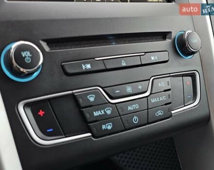 Сірий Форд Мондео, об'ємом двигуна 2 л та пробігом 249 тис. км за 11300 $, фото 36 на Automoto.ua