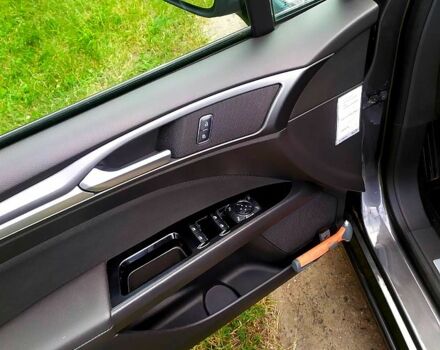 Серый Форд Мондео, объемом двигателя 1.6 л и пробегом 183 тыс. км за 12000 $, фото 2 на Automoto.ua