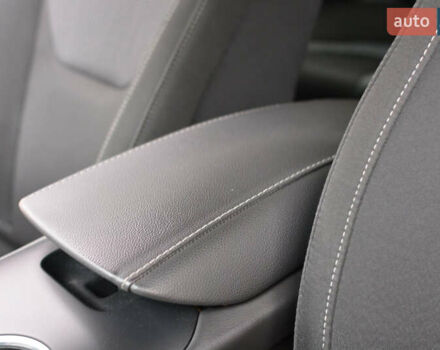 Сірий Форд Мондео, об'ємом двигуна 2 л та пробігом 244 тис. км за 12800 $, фото 64 на Automoto.ua