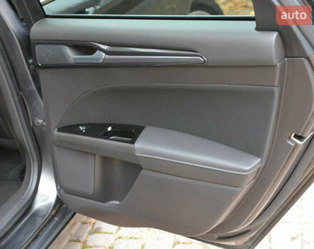 Серый Форд Мондео, объемом двигателя 2 л и пробегом 244 тыс. км за 13900 $, фото 55 на Automoto.ua