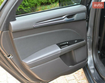 Серый Форд Мондео, объемом двигателя 2 л и пробегом 244 тыс. км за 13900 $, фото 56 на Automoto.ua