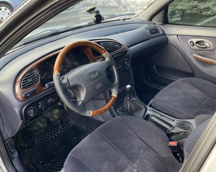 Серый Форд Мондео, объемом двигателя 2.5 л и пробегом 625 тыс. км за 1749 $, фото 7 на Automoto.ua