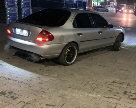 Серый Форд Мондео, объемом двигателя 1.6 л и пробегом 400 тыс. км за 2399 $, фото 10 на Automoto.ua