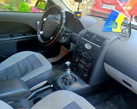 Серый Форд Мондео, объемом двигателя 2 л и пробегом 257 тыс. км за 3500 $, фото 5 на Automoto.ua